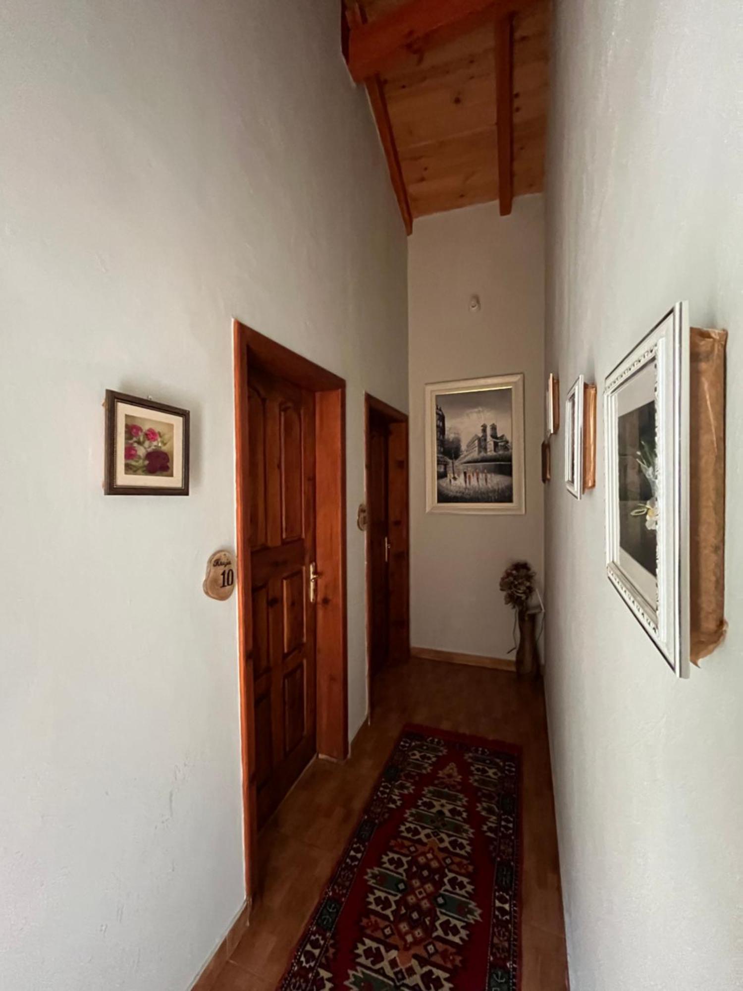 Gasthof Emiliano Castle Of Krujë